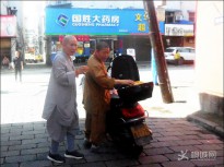 ����p�T